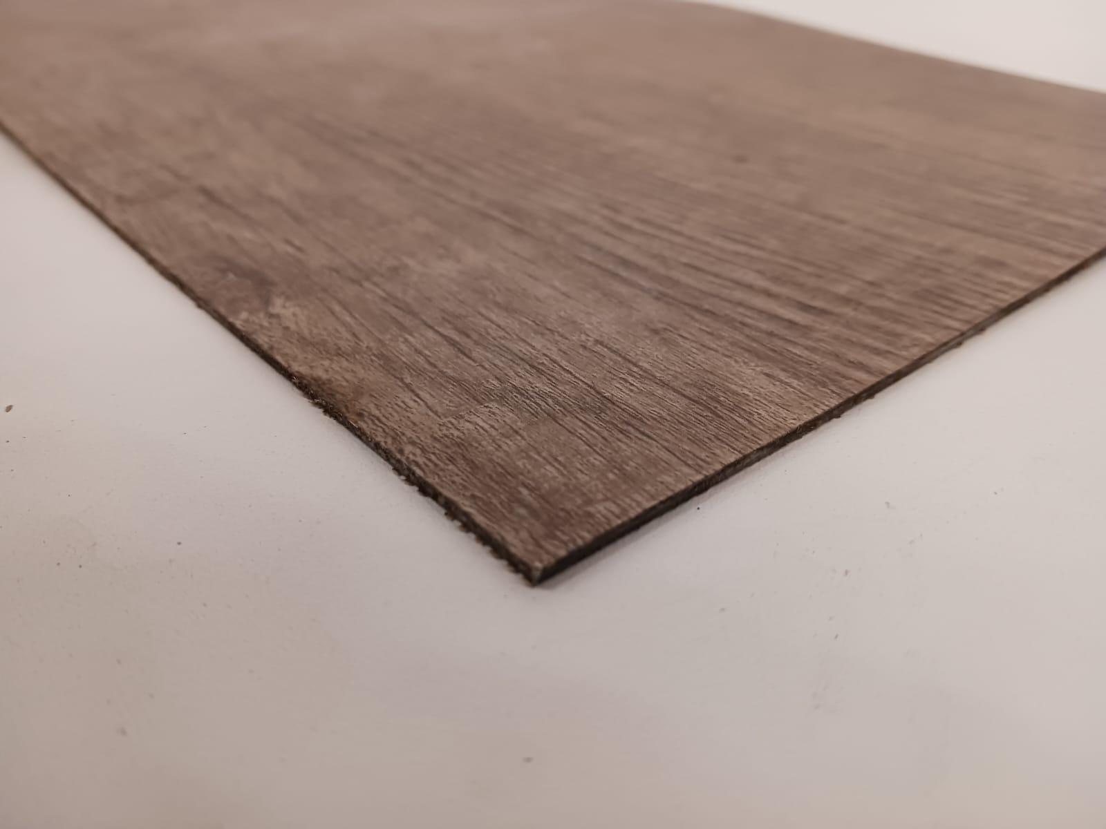 Parquet stratifié pvc marron foncé