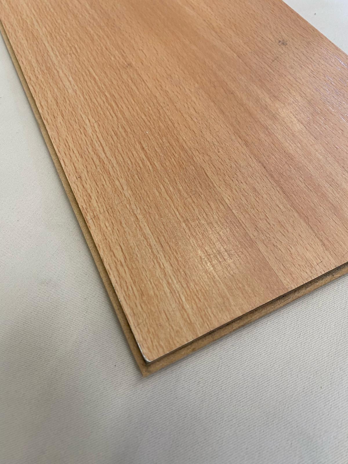 Parquet stratifié aspect bois