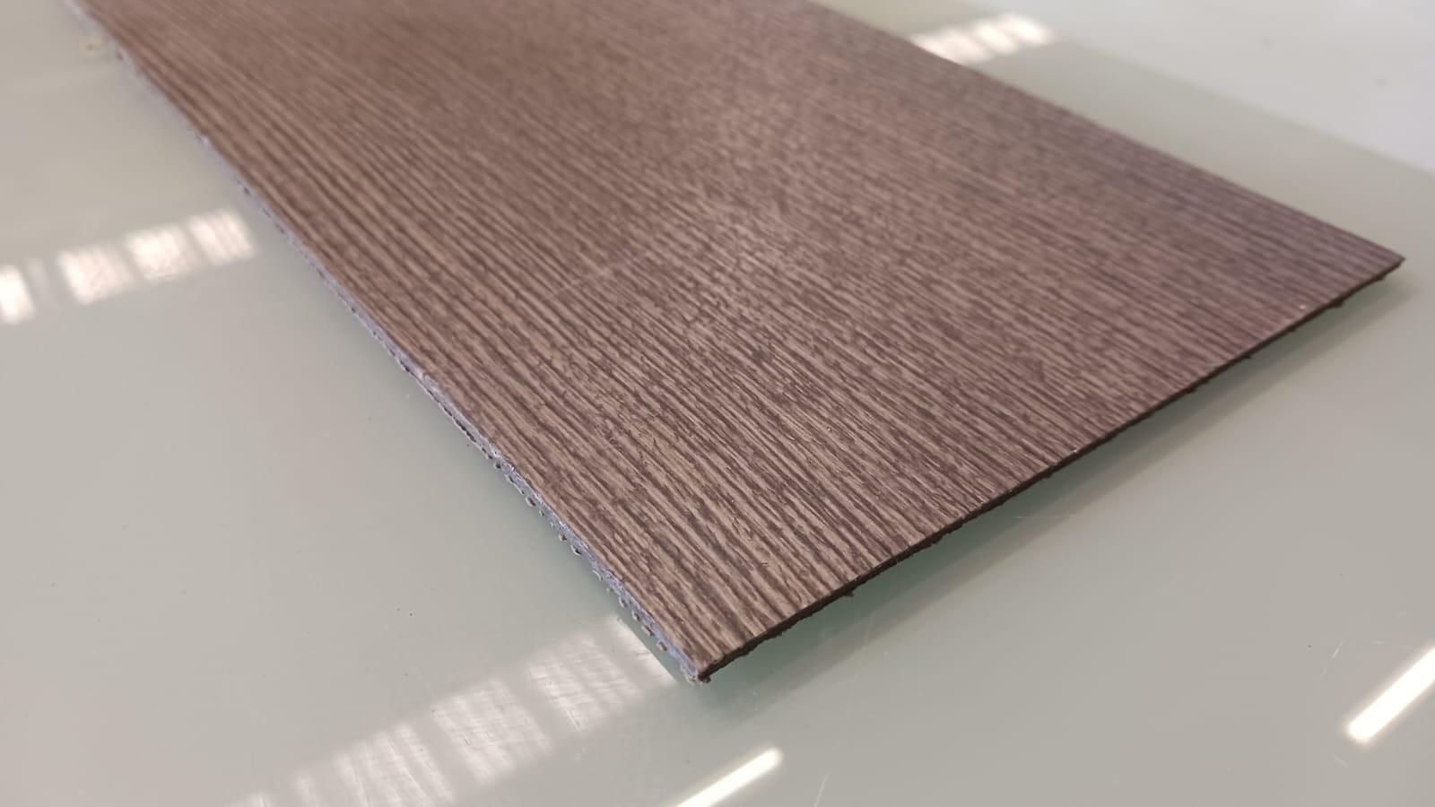 Parquet stratifié brillant