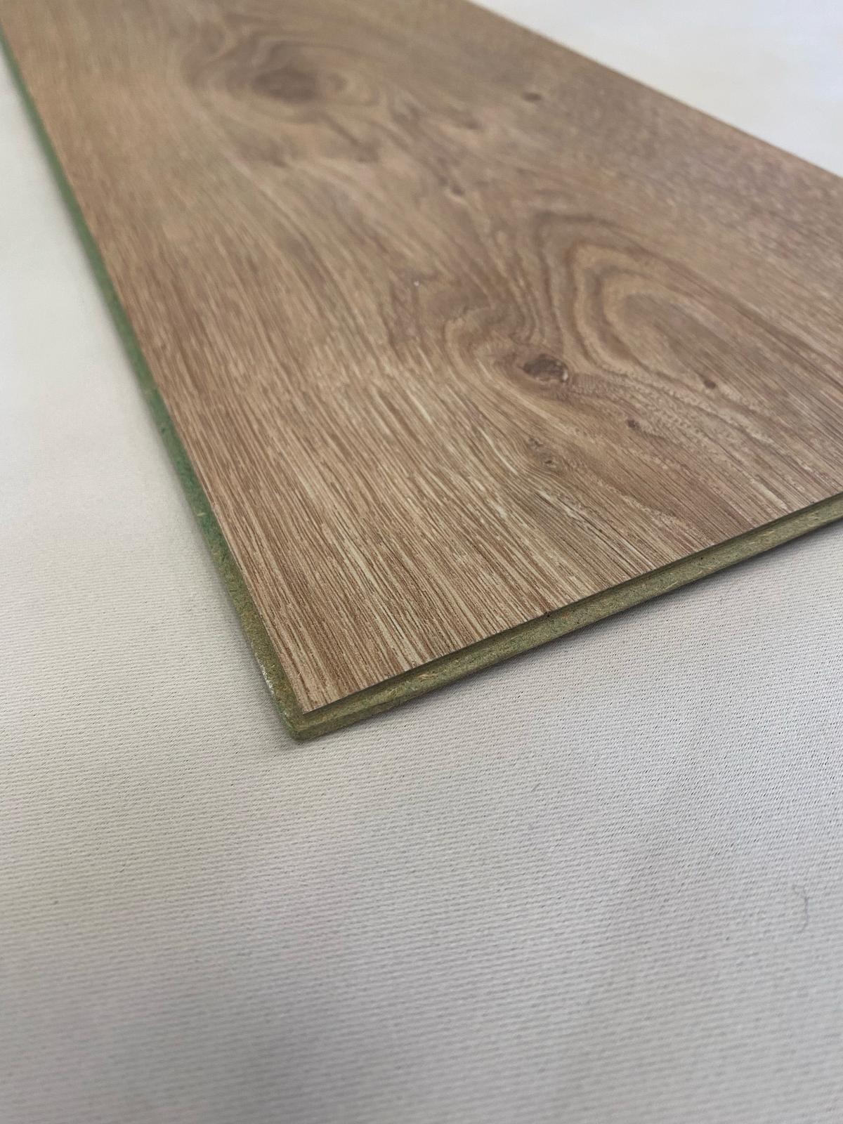 Parquet stratifié effet chêne